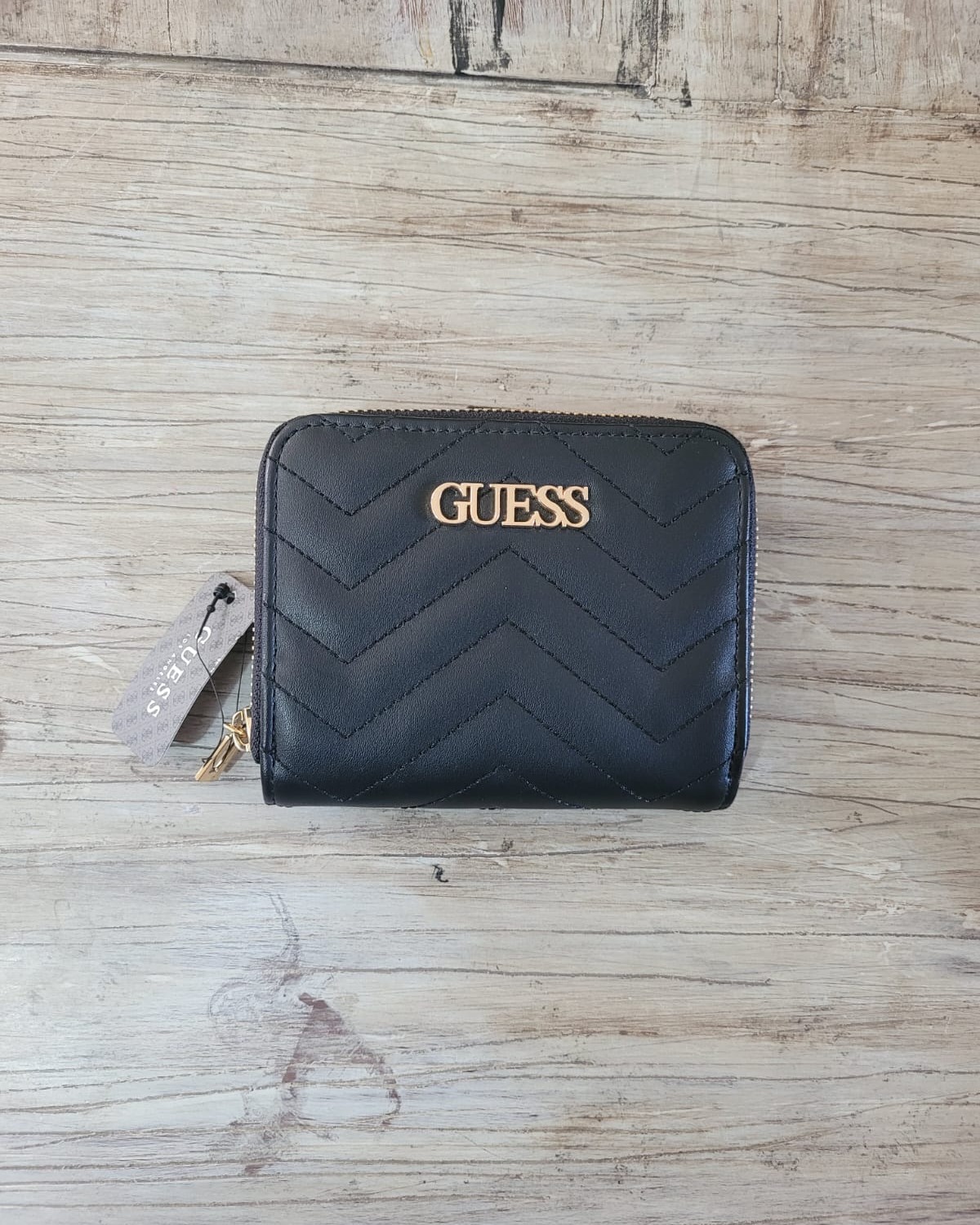 Billetera mujer Guess negra
